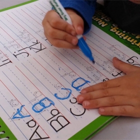 Cách dạy trẻ 5 tuổi học chữ